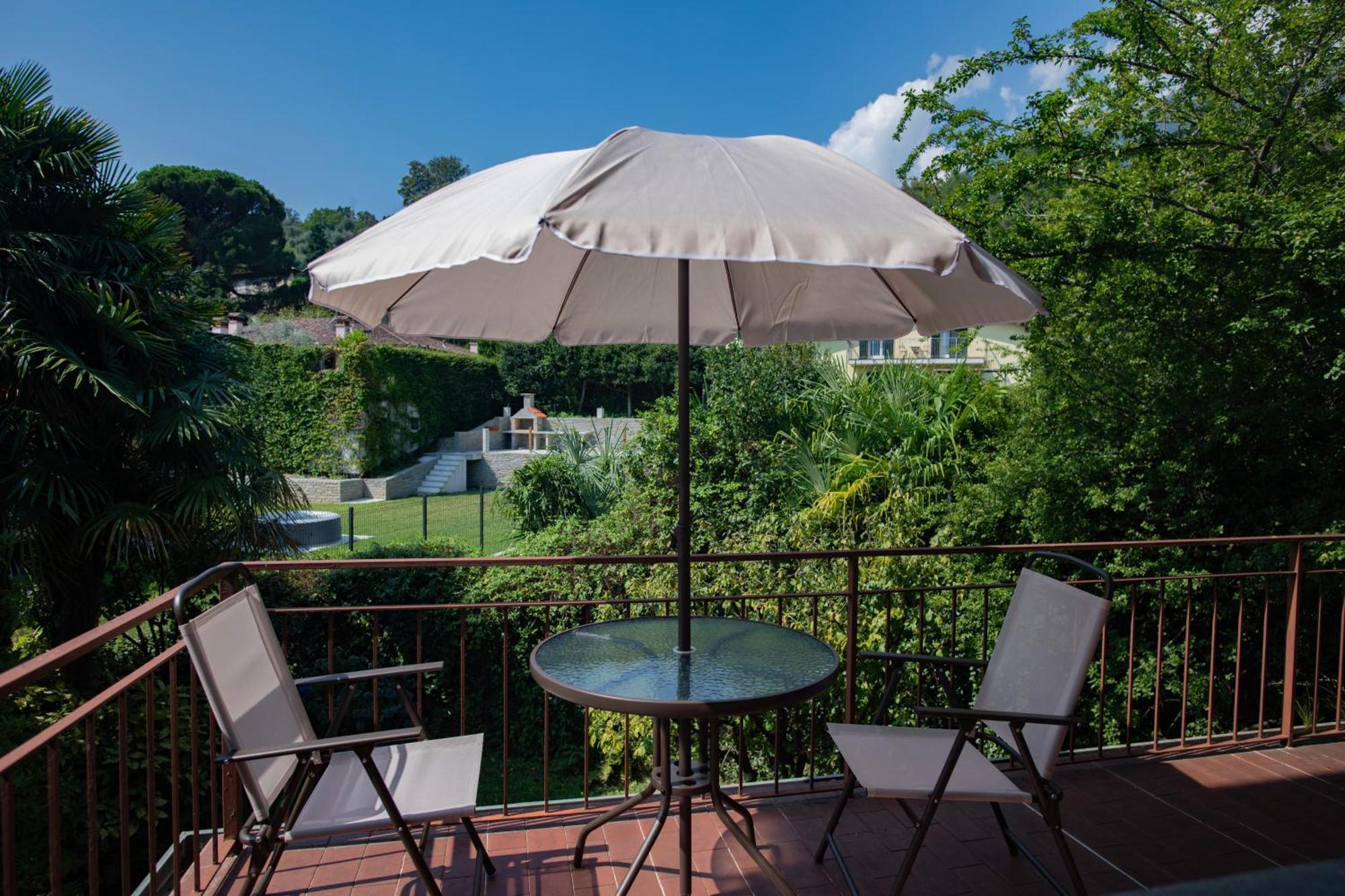 Serene Garden Getaway Cadenabbia Bagian luar foto